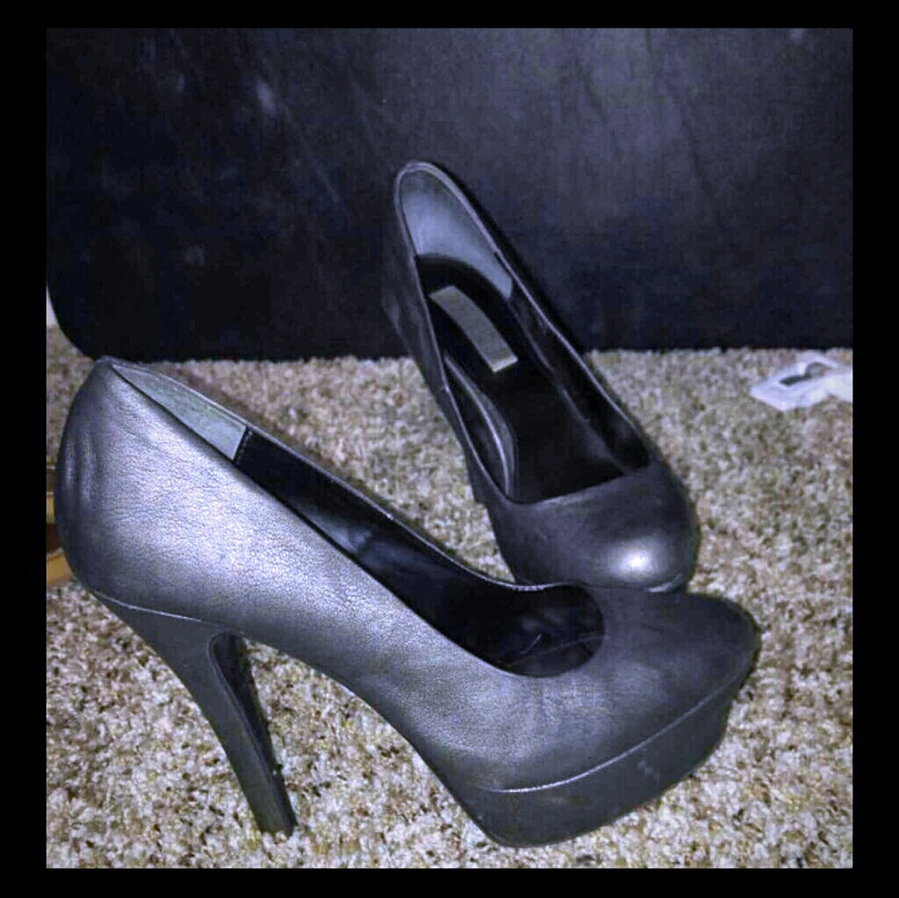 Jennifer Lopez heels